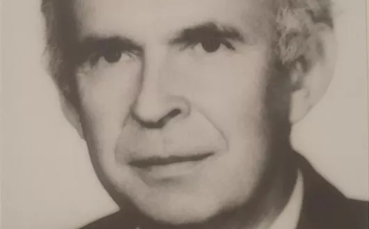 Zdjęcie portretowe profesora Tadeusza Jackowskiego